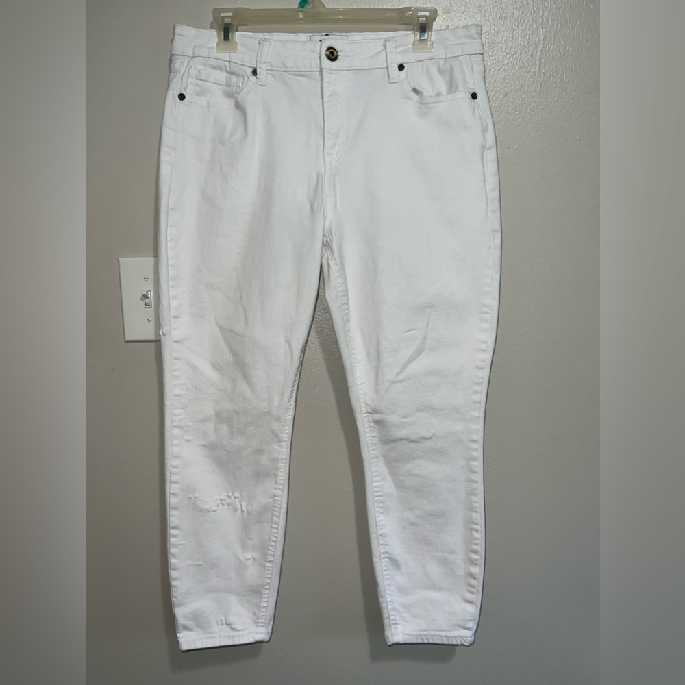 Pistola White Crop Skinny Jeans. Size 32. Like new condition, worn a handful.